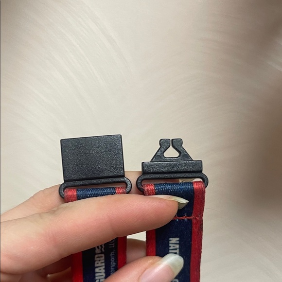 2011 Hendricks Motorsports National Guard NASCAR 88 Lanyard - Picture 7 of 9